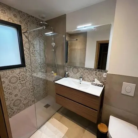 Belle Maison 4* Clim Piscine Wifi 가신