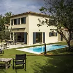 וילה Belle Maison 4* Clim Piscine Wifi *